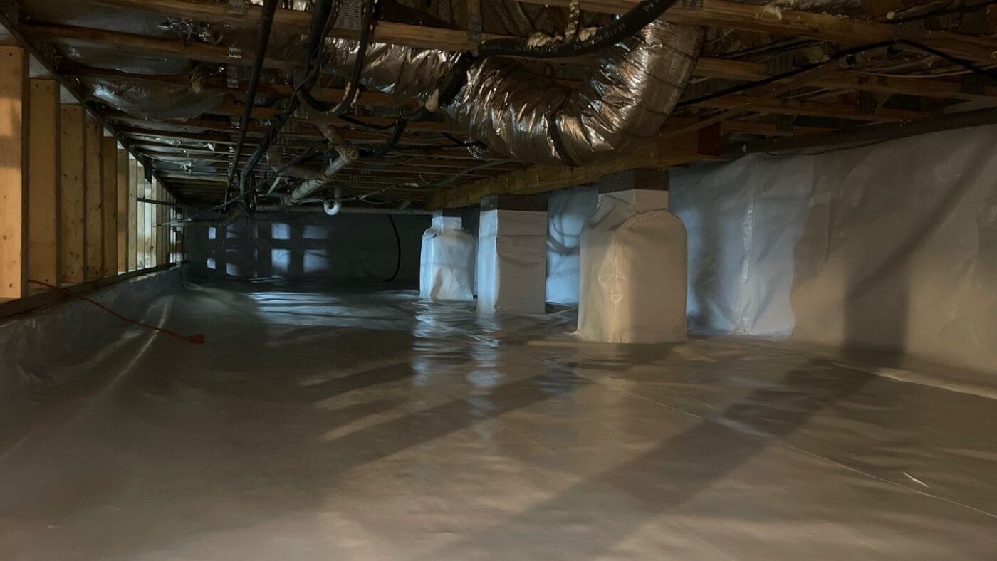 Crawlspace that has been encapsulated